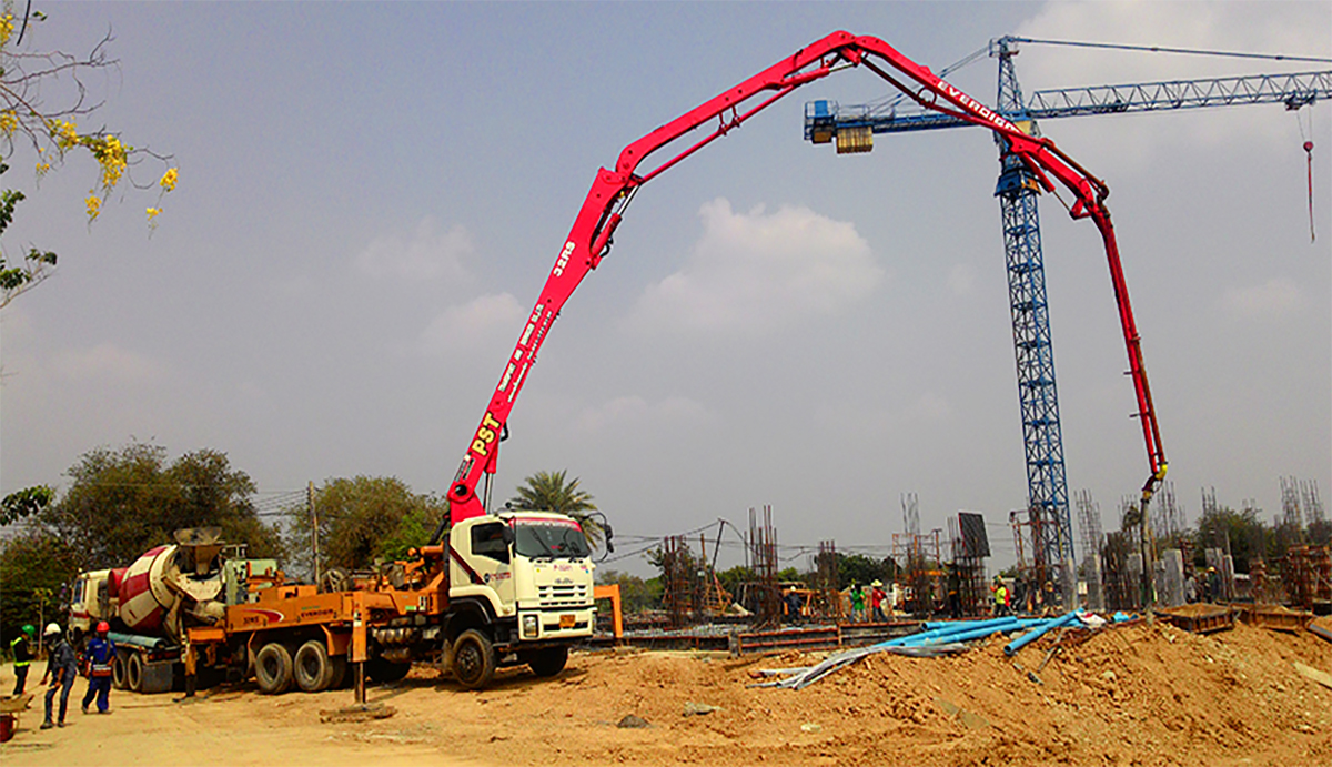 Concrete pump